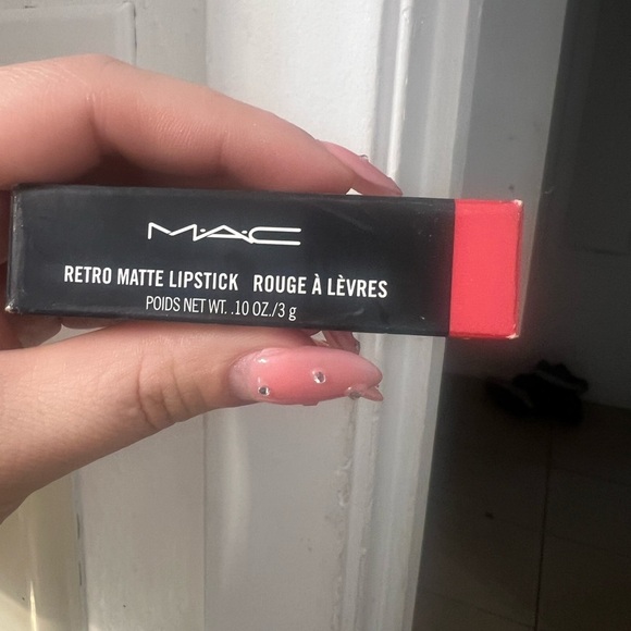 MAC Cosmetics Retro Matte Lipstick - Bold Red - Picture 1 of 2